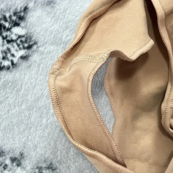 Skims Sculpting High Waist Thong Shapewear Womens Size 4X 5X Beige Seamless - Picture 6 of 7